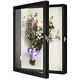 Hochwertige Materialien - Die 35 x 28 cm große Schattenbox wird mit einem soliden, haltbaren Holzrahmen, einem Innenraum aus gewebtem Stoff mit 4 Stecknadeln, einer Tür mit Haspelhornschloss und einem transparenten, bruchsicheren Glasfenster sowie zwei Metallsägezahn-Aufhängehaken auf der Rückseite geliefert.