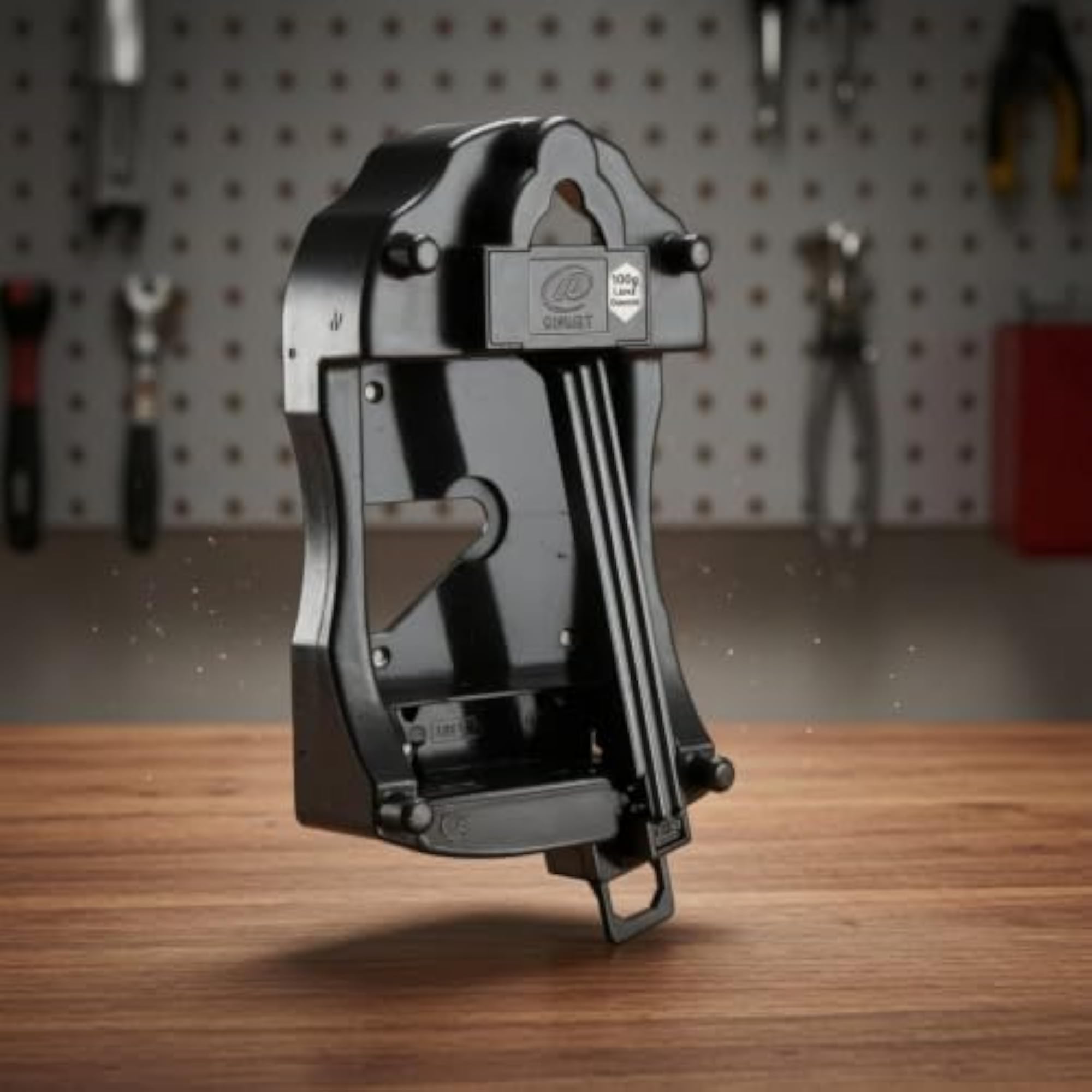 Lightweight Pendulum Swing Mechanism for DIY Clocks