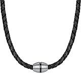 HOCHWERTIGE VERARBEITUNG: Robuste und angenehm zu tragende Kette aus 4 mm starkem geflochtenem Lederband (Länge 48 cm) mit komfortablem Magnetverschluss