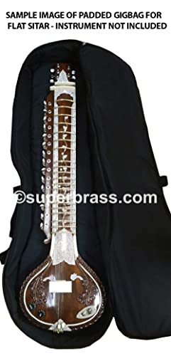 Sitar indien en bois de cèdre avec manche renforcé. Supporte une tension de 19 cordes. Config Ravi Shankar - Les Beatles, Paul McCartney, John Lennon, RIngo Starr, George Harrison Sitar indien en bois de cèdre avec manche renforcé. Supporte une tension de 19 cordes. Config Ravi Shankar – Image 5