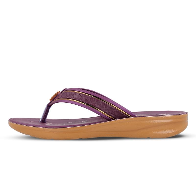 Image of WALKAROO Women's Comfortable Sandal,Textured V-Strap,Lightweight Wedge Sole|Walking,Outdoor, Travel, Shopping, Regular Use Sandals |WL7200