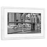 artboxONE Poster mit Rahmen weiß 75x50 cm NYC Brooklyn Bridge von Melanie Viola - gerahmtes Poster