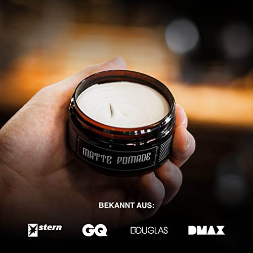 Foto von Charlemagne Matte Haarpomade für Männer – 100 ml, Lederduft – Wasserbasierte matte Pomade Styling-Haarcreme für Männer – Von Barbieren entwickelt, Made in Germany (100 g (Pack of 1), Starken Halt)
