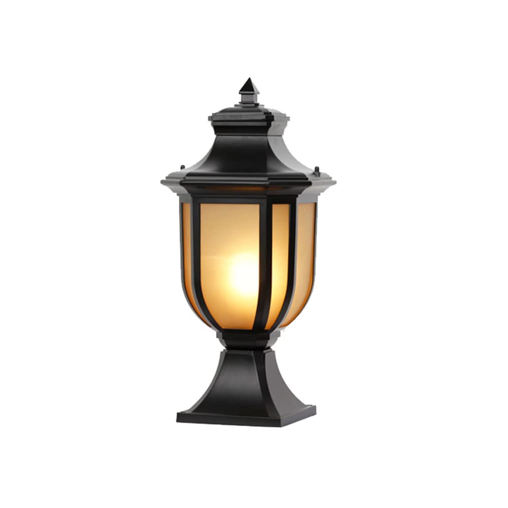 Farol de exterior de aluminio y vidrio con diseño minimalista para jardín de villa