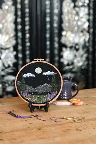 Image of Hand-Stitched Oasis: Embroider Realistic Elements; Step-by-Step Guide with 35 Techniques