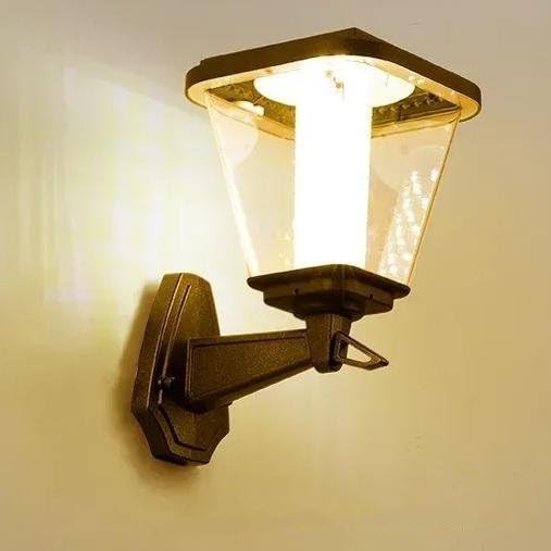 Lampe murale solaire LED élégante au design moderne de jardin