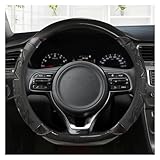 Ce couvre-volant est fabriqué en tissu doux et durable, très résistant, antibactérien et anti-moisissure, confortable et respirant. Son design élégant et raffiné ajoute une touche tendance à votre voiture.