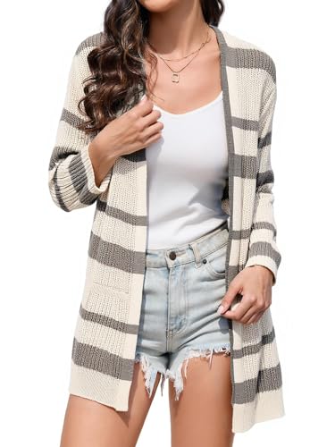 Abrígate con estilo y comodidad. Este cárdigan largo de punto es súper suave y elástico para un ajuste perfecto. Sus dos bolsillos te dan practicidad y un toque relajado a tu look. Ideal para todas las estaciones, combina con todo lo que tengas.