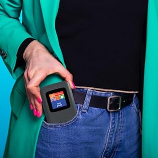 STRONG - Router 4G Hotspot - Saponetta con Display - Fino a 150 Mbps - Connessione Wi-Fi per fino a 10 Dispositivi - Design Compatto - Ideale per Viaggi, Fiere, Studenti - Installazione Facile - Nero