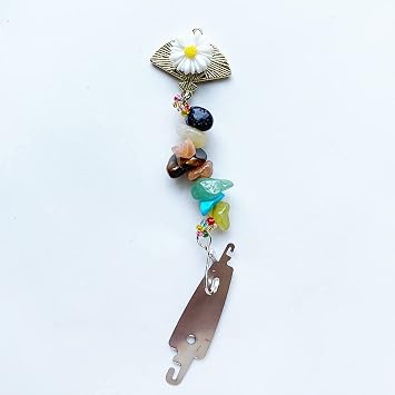DPXWCCH Fan Needle Minder for Cross Stitch, Magnetic Needle Nanny with Needle Threader DIY Crystals Pendant Decor for Sewing Tools & Accessory (Red)