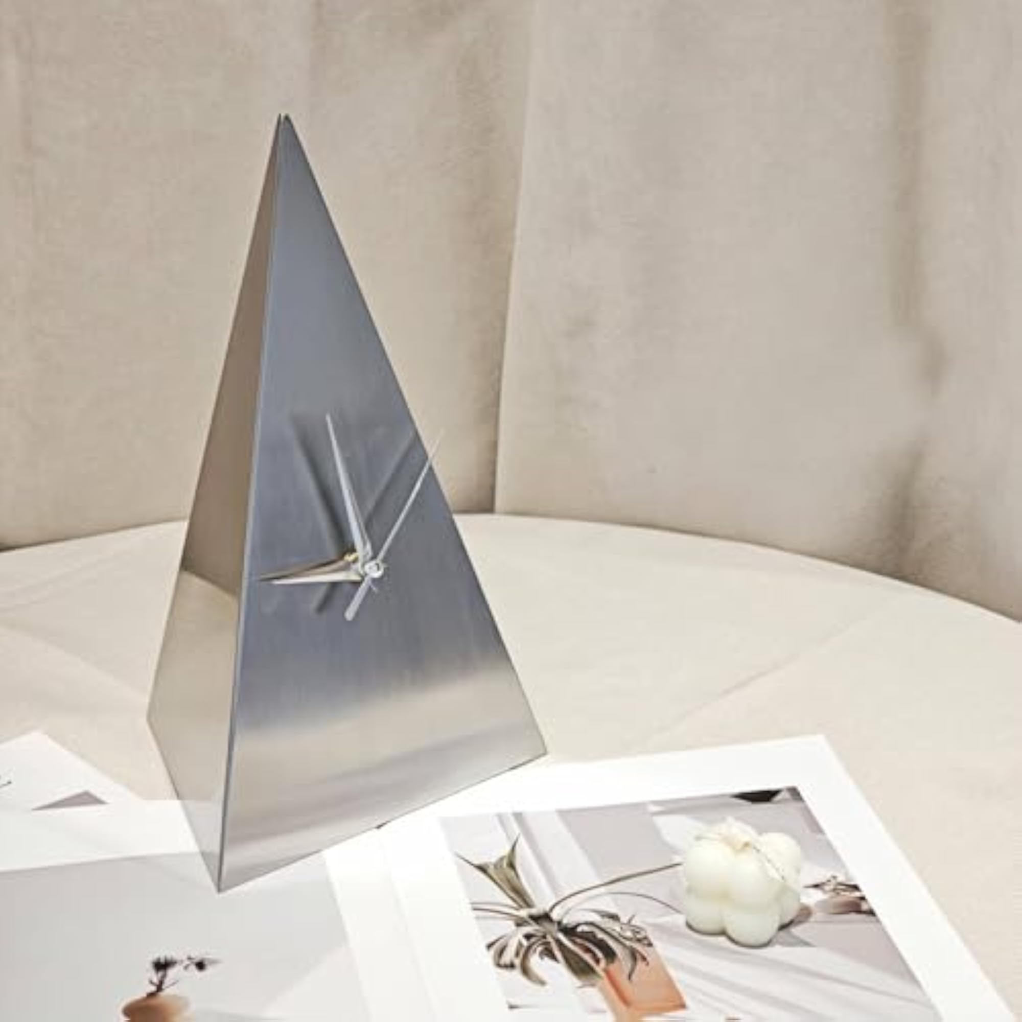Modern Tabletop Timepiece with Geometric Design