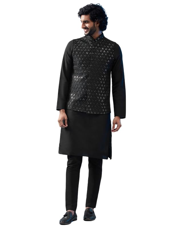 Kurta Churidar KISAH résout le manque d'élégance pour les soirées à thème