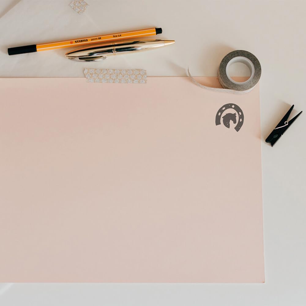 COLOP Little NIO zestaw pieczątek Konie. Zawiera pieczątkę Printer R17 wraz z szarą podkładką i 10 różnymi motywami na temat koni