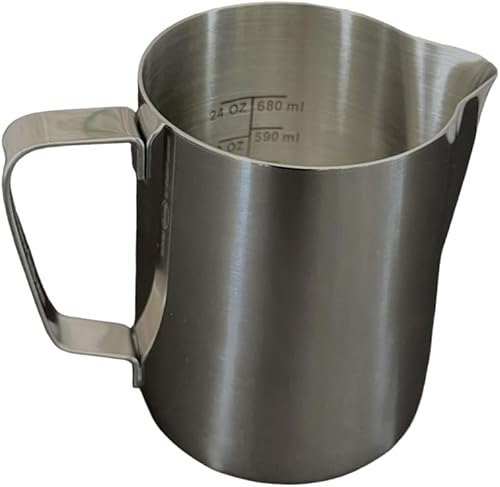 Rattleware Jarra Latte Art de 32 onzas – Jarra de espuma de acero inoxidable con graduación grabada, boquilla cónica, mango ergonómico, jarra
