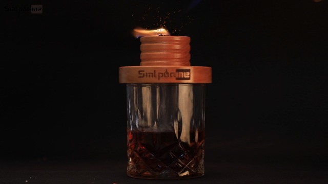 Whiskey Smoker Kit, Old Fashioned Cocktail Bourbon Drink Smoker with 4 Flavors Wood Chips, Birthday Christmas Day Gifts for Husband, Men, Dad