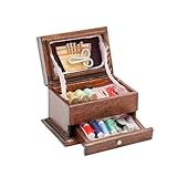 Paquet inclus : Vous recevrez 1x boîte à couture pour maison de poupée. Cet accessoire miniature au style réaliste et riche en détails apporte une touche chaleureuse et vintage à votre décoration de maison de poupée ou à vos présentations miniatures.