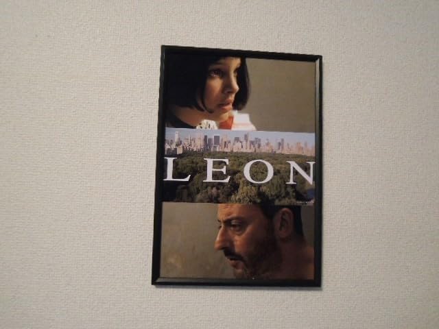 LÉON THE PROFESSIONAL サイン入りポスター(既存額付き) LÉON THE LÉON THE PROFESSIONAL サイン入りポスター(既存額付き) LÉON THE