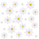 CABODYALS 40 parche Bordado de Margaritas Pequeñas, 4 tamaños, Pétalos Blancos, Delicados Parches Bordados de Margaritas, Flores para Planchar, Apliques de Flores para Coser, Ropa, Sombreros, Vaqueros