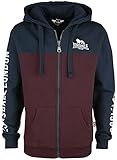 xxl pullover decke Klassischer und bequemer Schnitt. Höchste Qualität von Stoffen und Nähen. Die Kapuze hat breite Schnüre, die Ärmel sind mit einem Rahmen in der Farbe des Sweatshirts versehen und auf der linken Seite befindet sich ein Etikett mit der Flagge Großbritanniens.