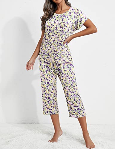 Ekouaer Women's Pajamas Short Sleeve Sleepwear Tops And Capri Pants Cute Print Pajama Sets With Pockets #TOP1