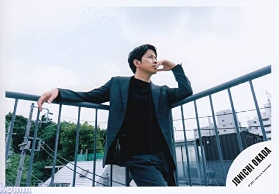 岡田准一 公式写真 まとめ売り V6 岡田准一 公式生写真 6枚セット ※バラ売り不可 中古 - メルカリ