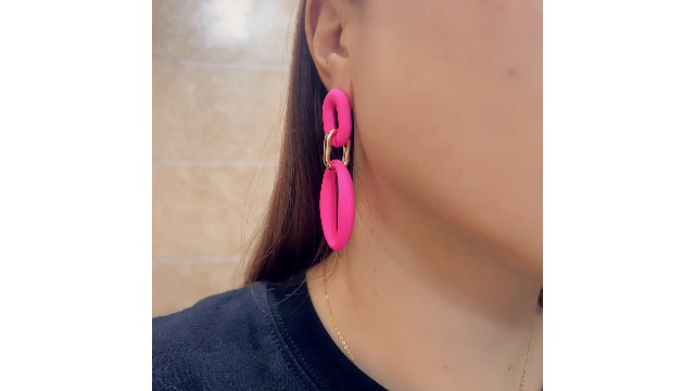 Boucles D'orelles Pendantes Fleurs Acrylque Et Perles à Facettes