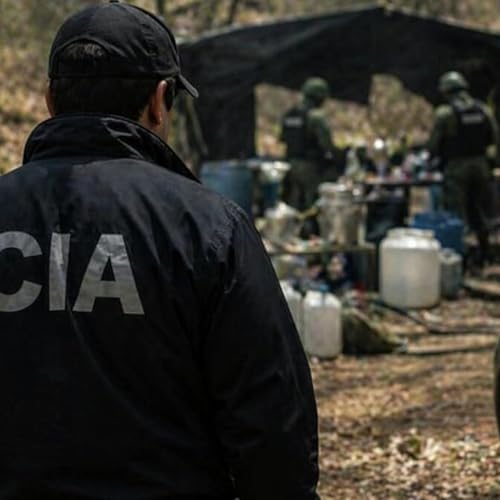 "Te garantizo que hay agentes de la CIA trabajando en todo M&eacute;xico": Mike Vigil, ex agente de la DEA