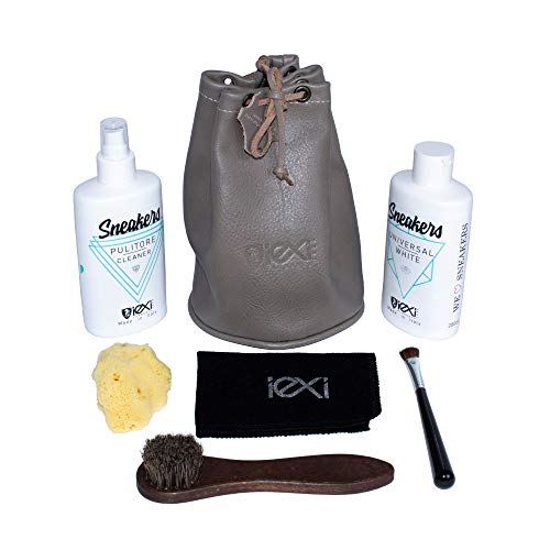 IEXI Sneakers Care Kit - Seau de voyage ou cadeau 7 pièces pour le soin Sneakers en cuir et / ou matériaux mixtes contenant Spray Cleaner, Repair Bottle, Brush, Cloth, Sponge. Fabriqué en Italie Cover