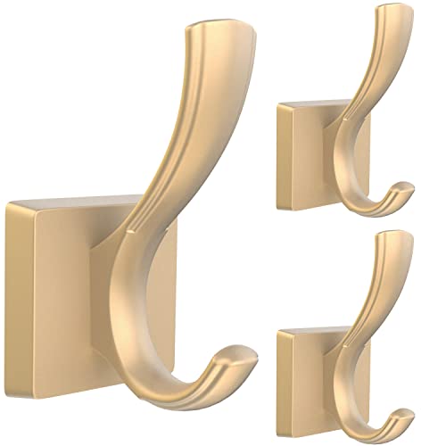 34 Useful Tips to Utilize Mudroom Hooks