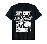 parasailing traduzione Design perfetto per un istruttore di parasailer o parapendio che ama questa attività ricreativa di kiting. Sarebbe un ottimo regalo di compleanno o di Natale per un amico o un familiare, che ama essere rimorchiato dietro un veicolo con un'ala parasail.