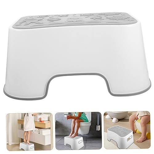 Tabouret de toilette compact pour une salle de bain moderne et zen
