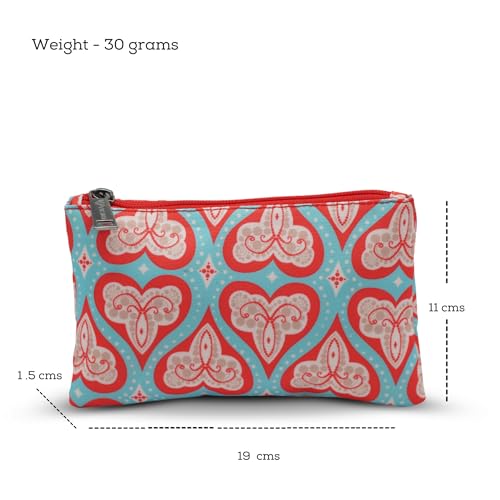 Image of VISMIINTREND Red Hearts Print Flat Pouch - Stylish Storage for Travel and School
