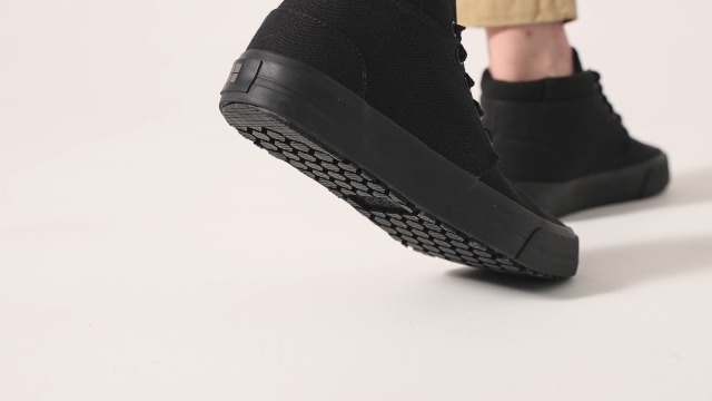 Amazon.com: Shoes for Crews Unisex Slip-Resistant Work Sneakers