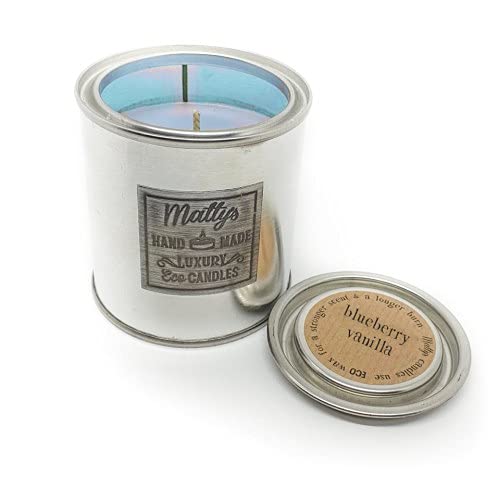 Blueberry & Vanilla Scented Coconut & Rapeseed Candle. ECO Recyclable Packaging. Vegan Friendly