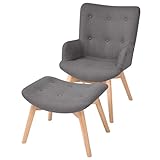 Dieser Polstersessel mit passendem Fußhocker vereint Stil, Komfort und Funktionalität.