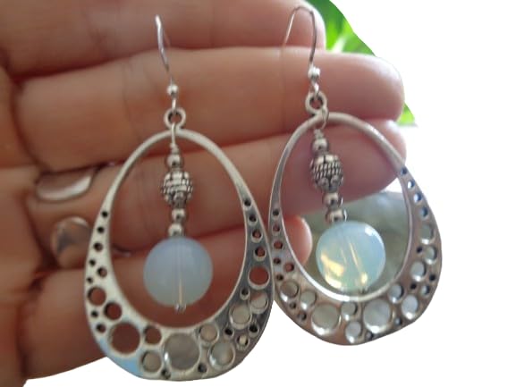 ⊹⊱✿ GRANDI OVALI FORATI CON PERLA AZZURRA CHIARA E OPALE DI PIETRA DI LUNA ✿ orecchini unici e bellissimi con cerchi e fori in azzurro chiaro