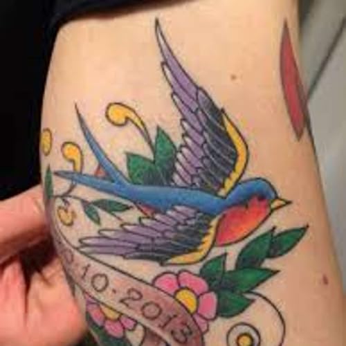 Rondini, squali e stelle marine... sulla pelle I tatuaggi dei marinai