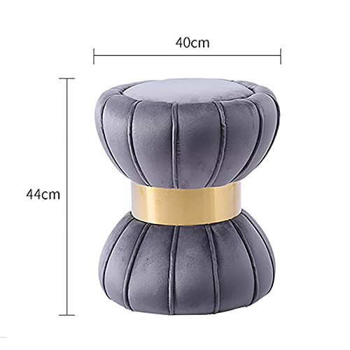 Repose-pieds ottoman en velours pour optimiser les petits espaces du salon