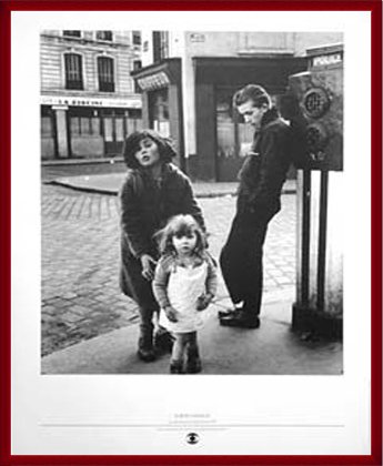 ロベール・ドワノー ポスターフレーム Amazon.co.jp: A4 額付き ポスター ロベールドアノー Robert