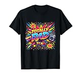 Questo design totalmente rad offre un audace atteggiamento retrò con opere d'arte tipografiche retrò degli anni '80, grafica classica frase gergale degli anni '80 e dettagli giocosi della cultura pop che catturano fiducia, divertimento e inconfondibile energia di ritorno al passato.