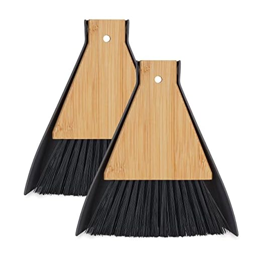 Relaxdays Set 2 Escobas Mesa con Recogedor, Quitamigas Escritorio, Barredor Encimera Bambú, Colgante, Gris/Negro