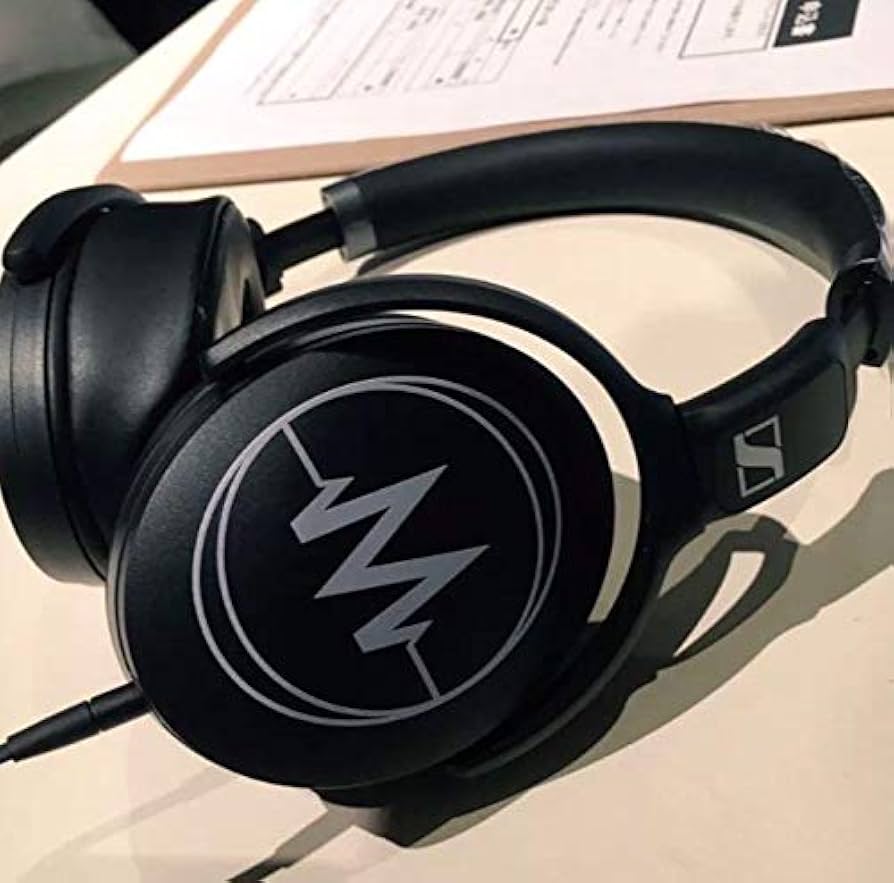 茅原実里 直筆サイン入り オリジナルヘッドホン 【公式通販】 茅原実里 直筆サイン入り オリジナルヘッドホン 【公式通販】