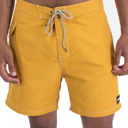 Disfruta de la comodidad con este bañador de algodón premium. Tejido de alto gramaje y corte moderno para una figura favorecedora. Con bolsillo práctico y detalles de contraste que te harán destacar.