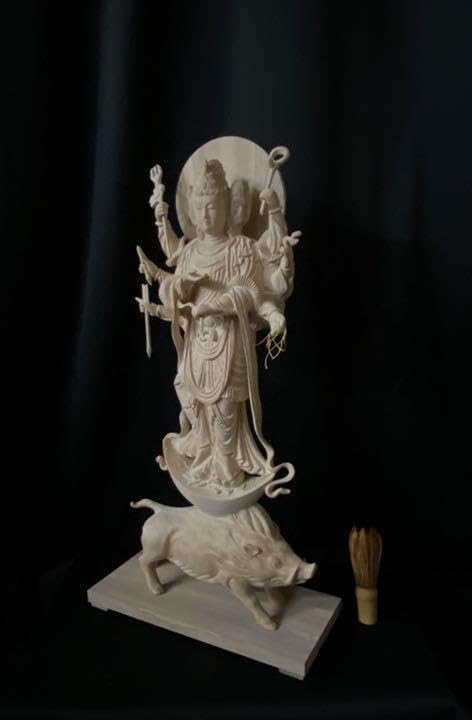 Amazon.co.jp: 高57cm 井波彫刻 仏教工芸品 楠材 仏師で仕上げ品 護法