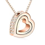 ✔ Pflegehinweise: Damit die HALSKETTE & die KRISTALLE besonders lange strahlen und funkeln empfehlen wir folgendes: Vermeiden Sie direkten Kontakt des Schmuckstücks mit Wasser. Legen Sie die Halskette vor dem Duschen, Waschen oder Schwimmen ab. Bitte kein Parfüm, Haarspray, Deo, Seifen oder Lotions auf die Frauenkette auftragen - diese könnten dem Schmuck schaden, Verfärbungen verursachen, die Beschichtung angreifen und den KRISTALLGLANZ mindern.