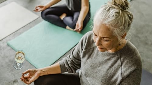 JOCHEN SCHWEIZER Geschenkgutschein: Wein Yoga Kufstein