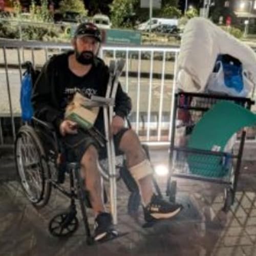 Podcast: Anger as man seriously injured in Westbrook crash is discharged from QEQM Hospital in Margate with ‘nowhere to go’ Podcast Por arte de portada