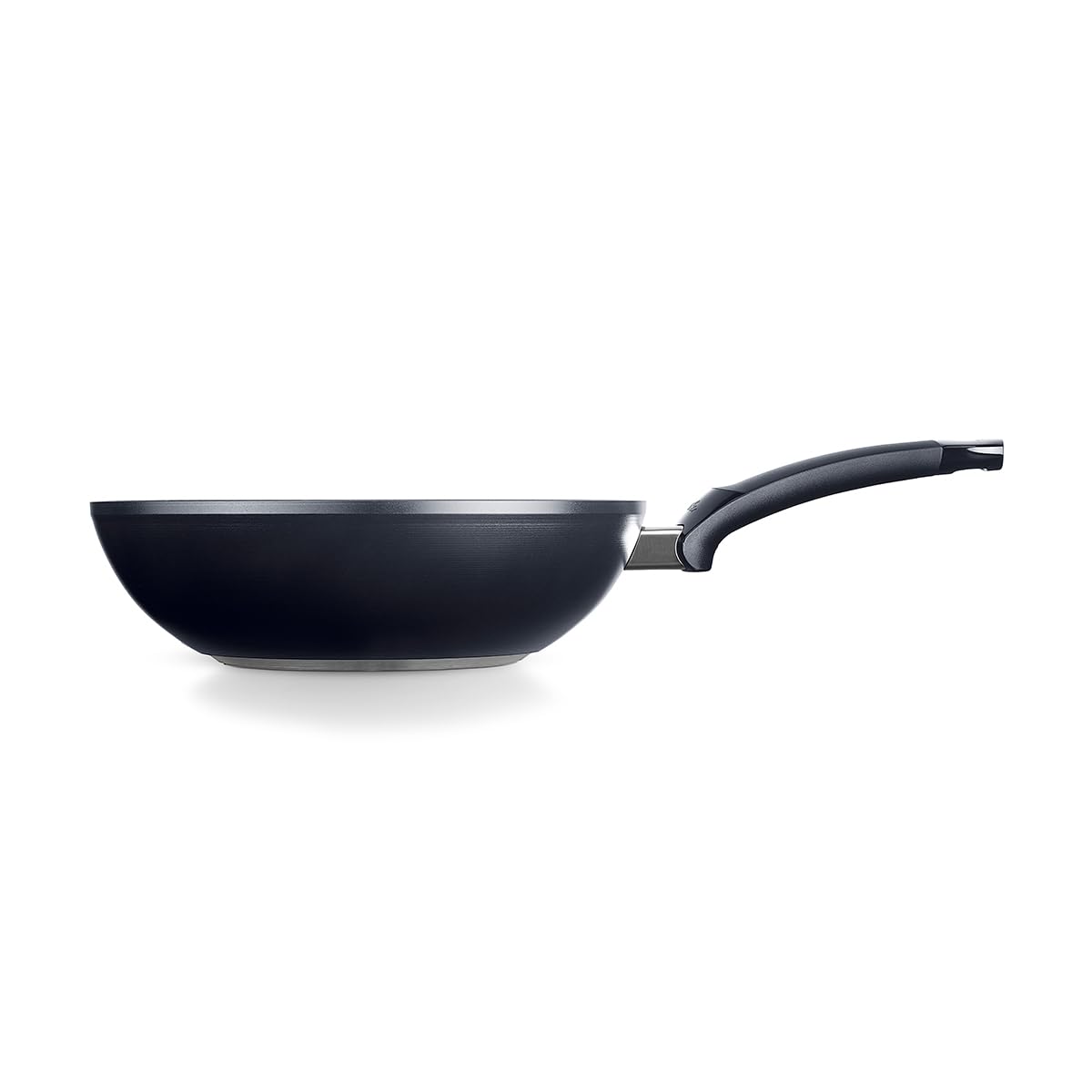 Fissler Ceratal Wok Orbit Black Sartén de aluminio de 3,7 l y 28 cm de diámetro, sartén de cerámica con revestimiento antiadherente, de borde alto, libre de PFAS/PTFE, fabricada en Alemania, inducción