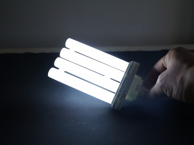 Valoisa CFML27W Natural Daylight Fluorescent Light Bulb,Compatible