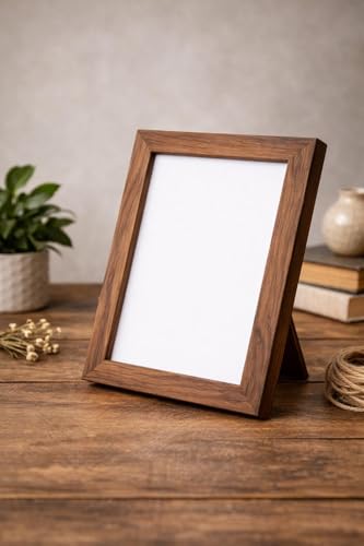 Caddehediye Kırılmaz Pvc Masaüstü Ahşap Fotoğraf Poster Çerçevesi | 10×15 – 13×18 – 15×21 – 21×30 | 3 Farklı Renk Seçenekleri Caddehediye Kırılmaz Pvc Masaüstü Fotoğraf Çerçevesi (Ceviz, 21x30)